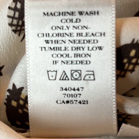 🍍ANN TAYLOR PINEAPPLE SHORT SLEEVE SCOOP NECK TOP SIZE EXTRA SMALL PETITE🍍 - Picture 16 of 16